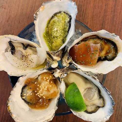 Colorful raw oysters (5 pieces)