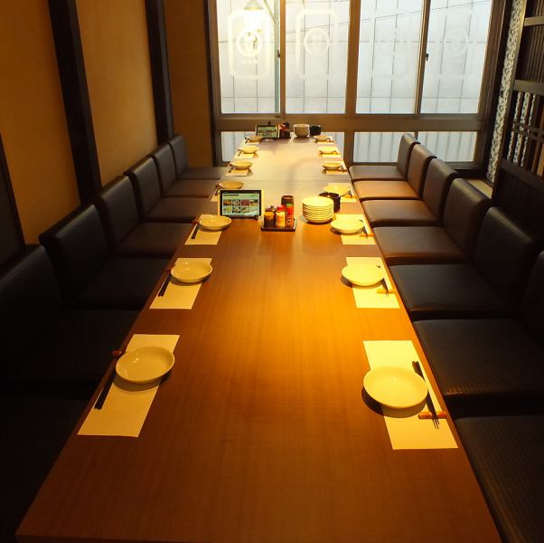 つなげれば貸切空間として利用可能な２Fお座敷席♪最大14名様までご利用いただけます。早めの予約がおすすめです♪