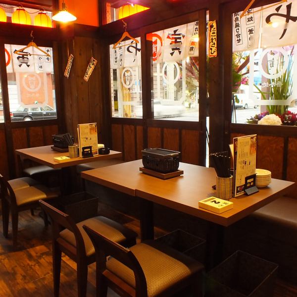 賑やかに愉しめる１Fテーブル席！仕事終わりのサク飲みなどにもってこいです♪