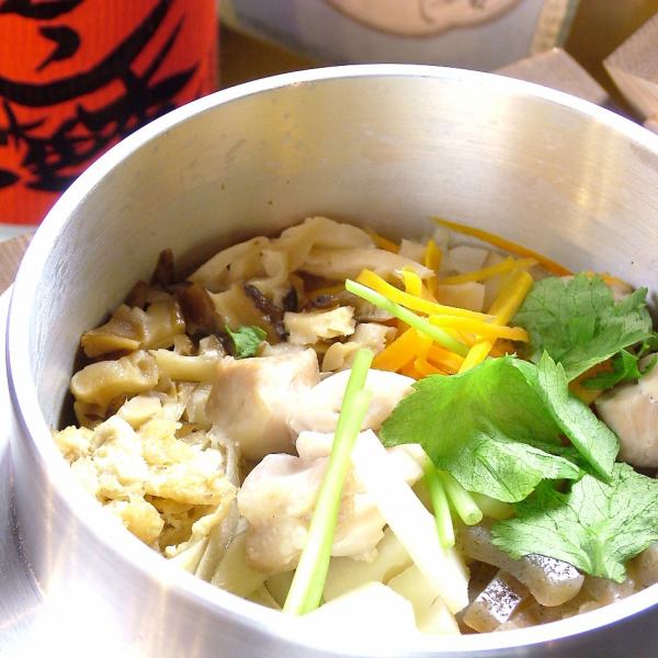鶏の五目釜飯など全7種類の炊き立ての釜めし