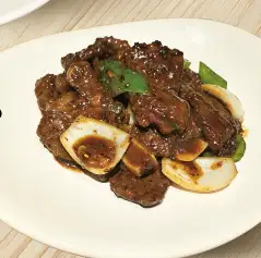 牛カルビの黒胡椒炒め