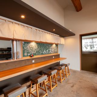 お一人様でのご利用など、気軽にお食事を楽しみたい方にぴったり◎リラックスしながらお過ごしいただけます。