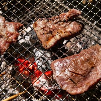 【牛タンと肉寿司焼肉食べ放題コース】　5980円　