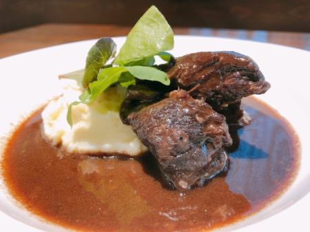 Beef cheek stew in red wine [limited to 3 meals]
