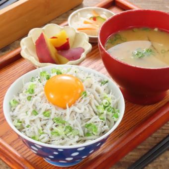 ミニしらす卵かけごはん