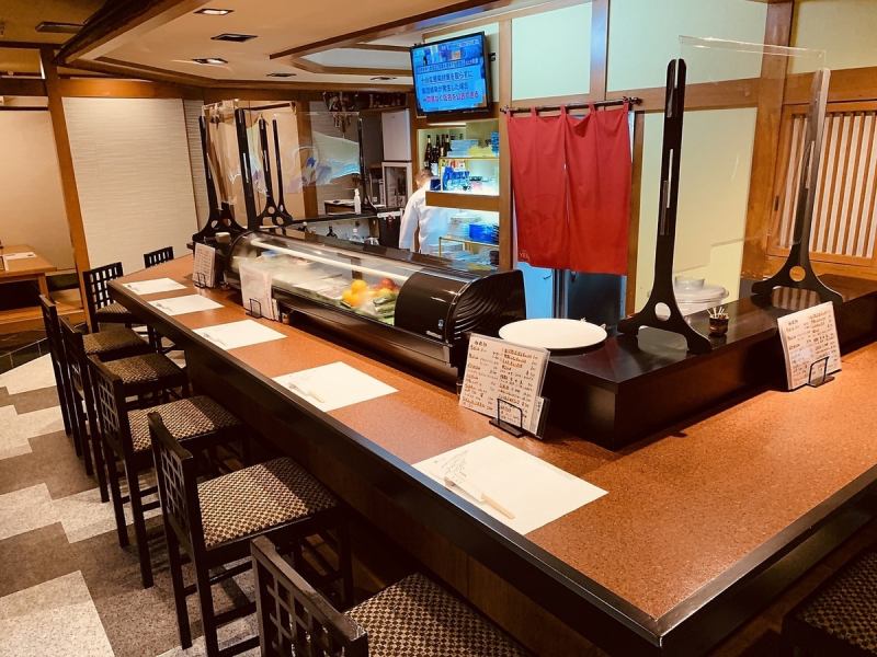We have prepared counter seats that one person can use without hesitation ◎ It is a special seat where you can talk with the landlord ☆ As a corona prevention measure, we have a partition on the counter so it is perfect ★ ★ Please enjoy delicious food and sake in a cozy space at Izakaya Natsuko♪