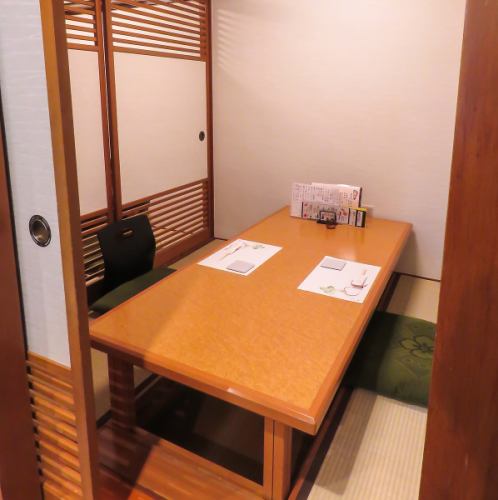 You can enjoy cooking and drinking slowly in the digging private room ♪ It is perfect for dates and meals with friends.