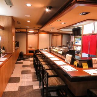 Counter seats are available for one person to use without hesitation ◎ It is a special seat where you can enjoy conversation with the landlady ♪ Enjoy food and sake in a cozy space.