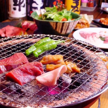 <120分钟无限畅饮套餐(含炭火烧烤)> 牛肚、牛舌拼盘、牛杂等,5000日元