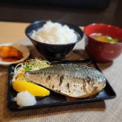 Grilled fish set meal