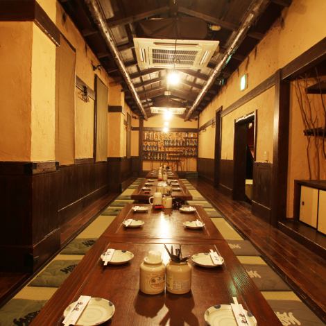 Up to 40 people can be accommodated in the tatami room where you can hold a party together.It is popular not only for company banquets, but also for intimate wedding receptions with a small number of people.