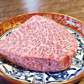 엄선한 고급 고기를 즐길 수 있습니다.모란봉갈비는 일품