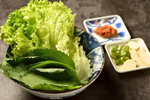 サンチュセット(青唐辛子・ニンニク・エゴマ)