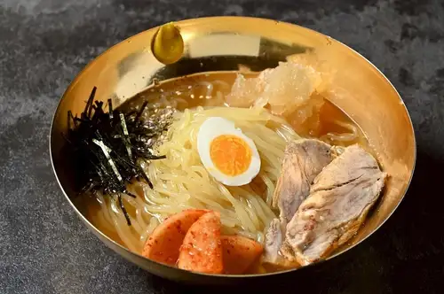 特製スープ 際立つ冷麺 モランボン 人気の逸品