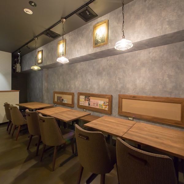 [Fashionable atmosphere where you can drink comfortably] A clean, fashionable hideaway-style izakaya.It's a nice shop that women can easily enter ◎ We have table seats and counter seats.You can also use it for drinking parties with friends, drinking a little alone, casual dates, etc., so please feel free to drop by ♪