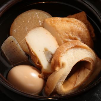 大根、竹輪、車麩、じゃが芋、もち巾着