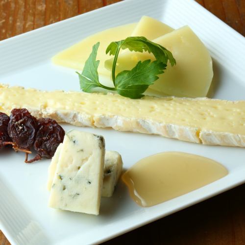 Assortment of 3 types of cheese