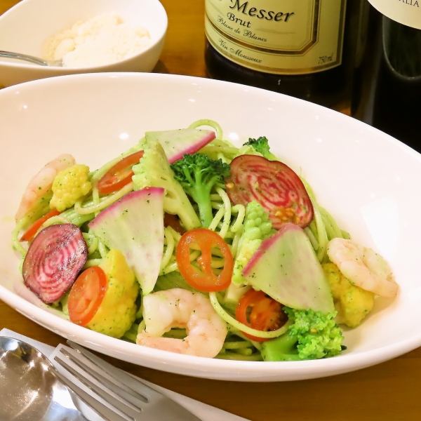【ボノボノ人気No.1！海老の旨みと旬野菜が掛け合わさった絶品メニュー】海老と季節野菜のジェノベーゼ