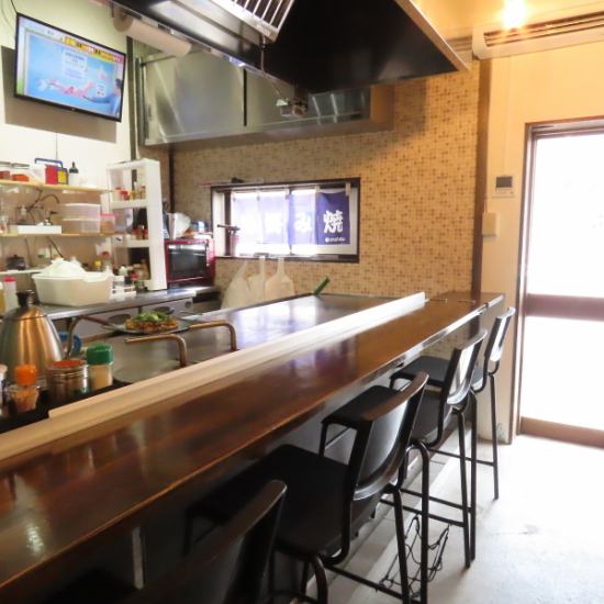 1階カウンター席はお一人様でのご来店も大歓迎♪気軽にどうぞ！