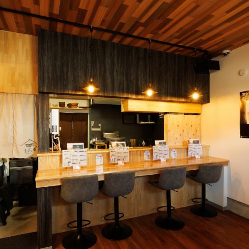 十六本の特等席です！おひとり様も大歓迎です！