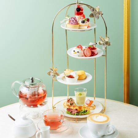 【圣诞下午茶】11种甜点和咸点 + 2小时免费咖啡厅使用时间(仅限工作日)