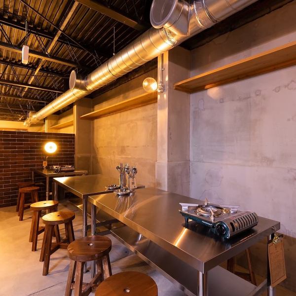 2名様から32様まで横一列でお使いいただけるテーブル席となっております♪店舗貸切で約64名様で宴会や様々なシーンに対応!出来るだけお客様の様々な希望に応えるので是非ご相談下さい♪(天王寺/阿倍野/居酒屋/韓国料理/食べ放題/飲み放題/食べ飲み放題/貸切/個室/ランチ/チュクミ/肉/鍋/チーズ/サムギョプサル/チゲ)