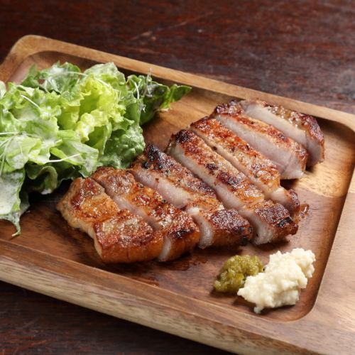 はぎちくポークロースの炭焼きステーキ