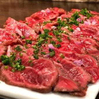 【屋頂露台宴會】品牌牛肉和雞肉、鎌倉蔬菜、4,980日圓套餐、附無限暢飲