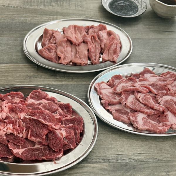 鉄板で焼き上げるラムのハンバーグ☆