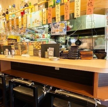 There is a counter on the first floor and table seating on the second floor.We can also accommodate private bookings, so please contact us for more information. Smoking is permitted at all seats. Perfect for welcome or farewell parties.