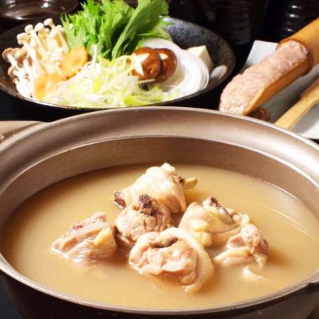 Enjoy our signature creative chicken dishes and Hakata-style shui-taki with our [Kinkei Nabe Course], which includes 3 hours of all-you-can-drink and all-you-can-eat hotpot.