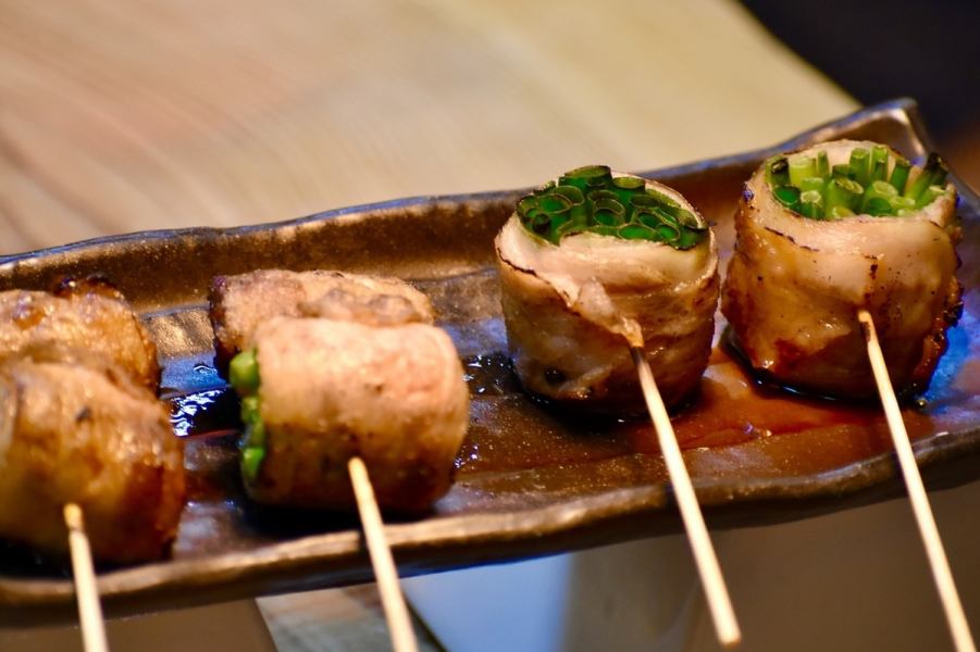 じっくり焼き上げた炭焼きメニュー！鮮魚、朝引き地鶏、国産和牛など