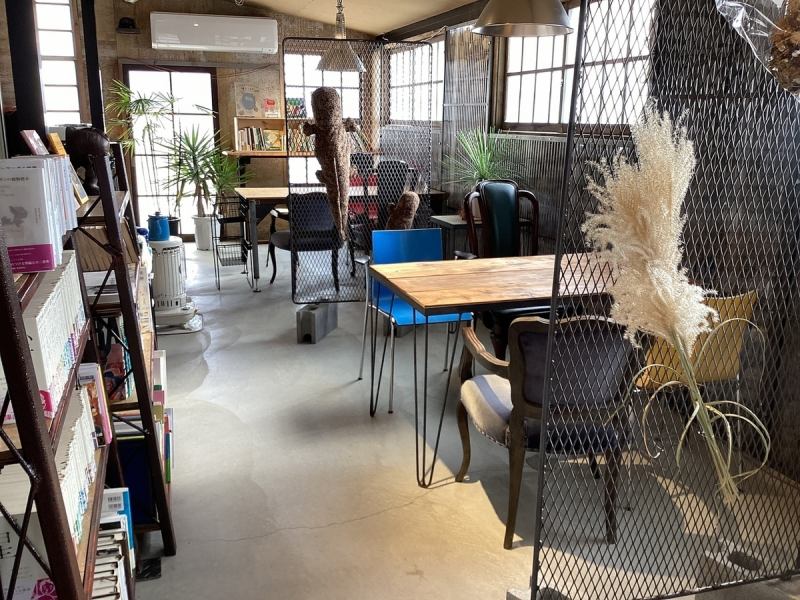 Recommended on sunny days, the dirt floor seats are perfect for relaxing. Also recommended for dates! Please feel free to come by during your break from driving and enjoy delicious sweets and drinks. ◎ Lunch is also available. We are open for business!