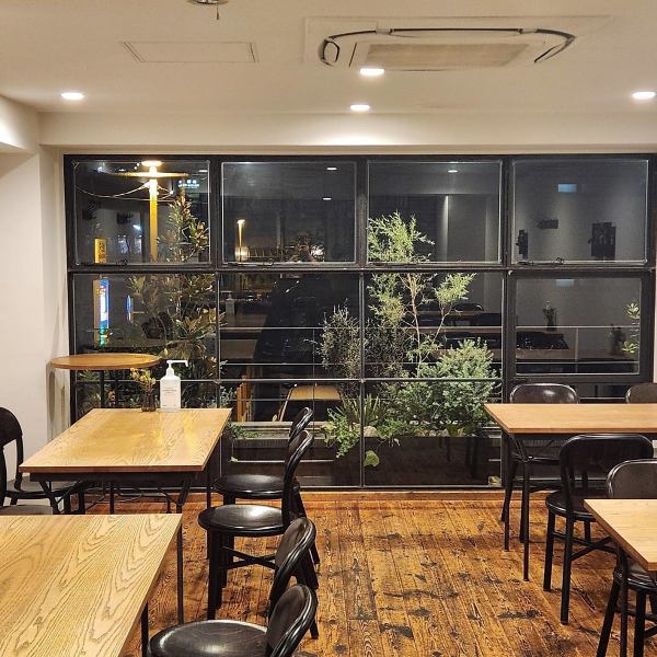 This is a photo of the interior of the store.Please feel free to use our facilities for small or large groups.