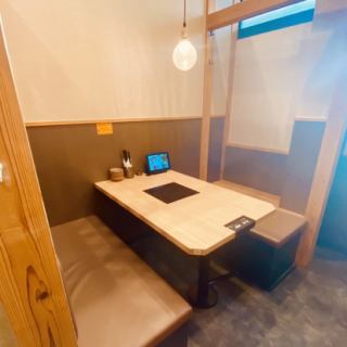 テーブル席、多数ございます。。※写真は系列店です。個室などの有無は店舗までお問合せ下さい