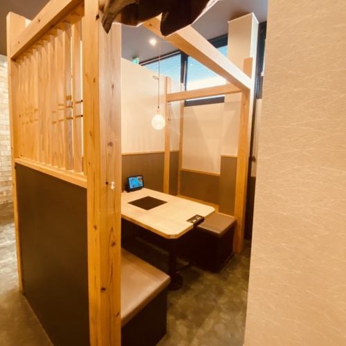 テーブル席も、団体様でのご利用も可能です。。※写真は系列店です。個室などの有無は店舗までお問合せ下さい