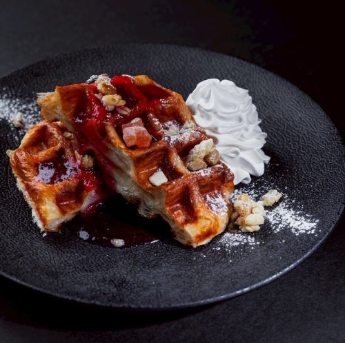 Crouffle (grape jelly)