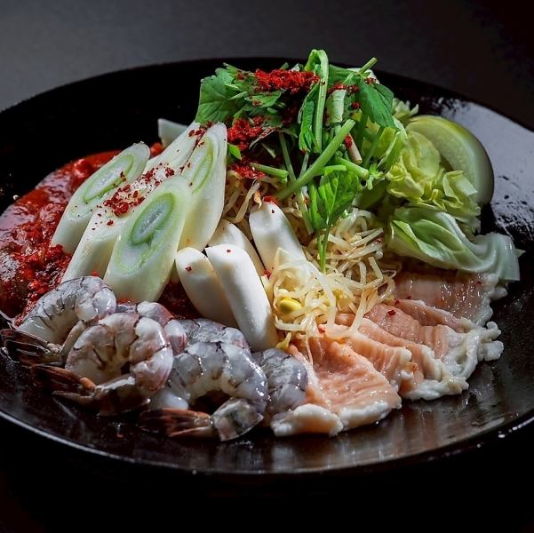 本場韓国から直輸入した食材や調味料を使用しそのまま再現！新潟で【チュクミ】が食べられるのは三虎だけ！
