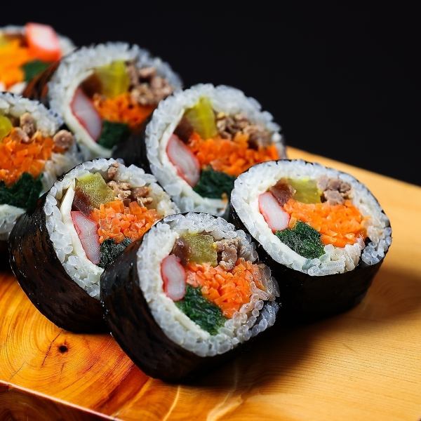 おしゃれ空間で味わう本格韓国グルメ。チュクミはもちろん、人気メニューも充実！女子会やデートに◎