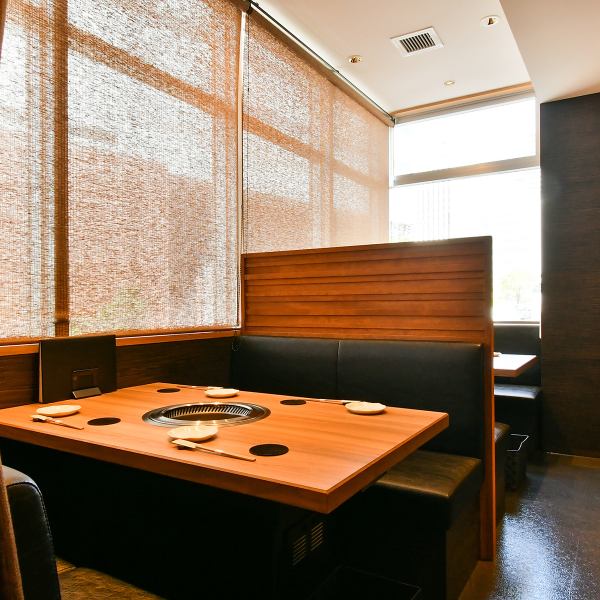 Our restaurant's table seating is so clean that you can't believe it just opened recently, making it perfect for parties.Enjoy as much time as you can while enjoying the view from the window.*If you would like to specify a seat, please make a reservation by phone.