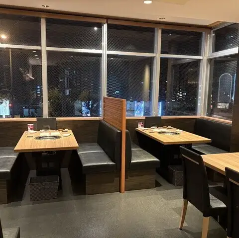 宽敞的沙发座椅