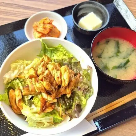 鸡脖子饭午餐