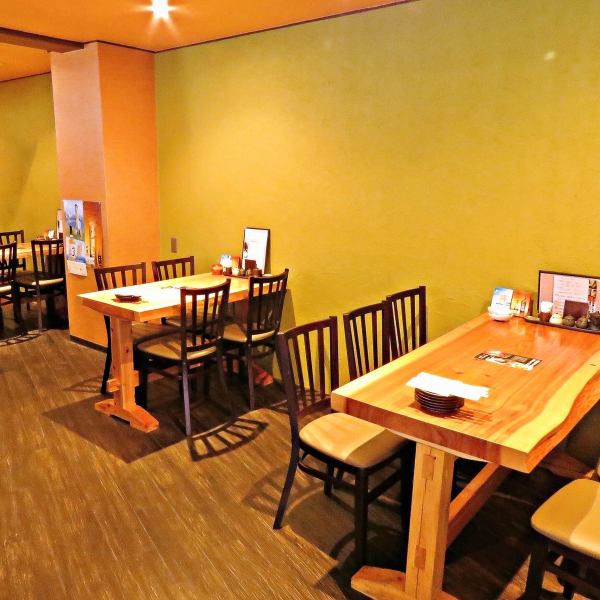日式复古店还提供6人食物♪桌座位，4人可用♪