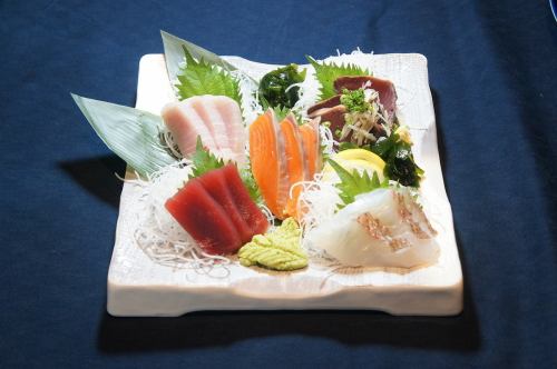 Assortment of 3 kinds of fresh sashimi fish from local waters