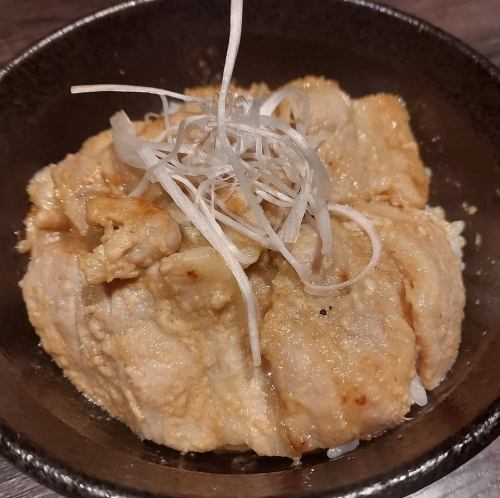 센다이 계 센다이 된장 절임 구이 돼지 덮밥 (미소국국 포함) 보통 모리