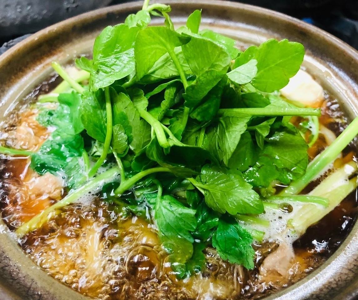当店自慢のせり鍋で寒い冬をあったかく♪