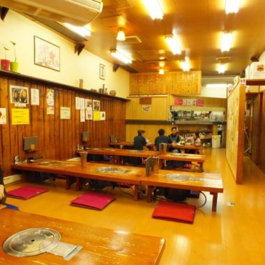 【Zashiki】 It is spacious spacious room ideal for banquets.The first Korean cuisine in Osaka.The price is reasonable, the volume is perfect! Up to 40 banquets are OK! It is a popular shop for women, so reservation is essential! Please use by all means ☆