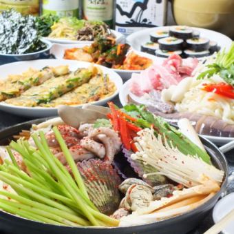 For those who want to warm their body and soul, the "Hot Pot Course" is 3,800 yen.