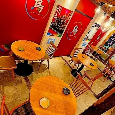 The restaurant's soft lighting creates a comfortable atmosphere where you can relax and enjoy your food and drinks. We cater to a wide range of needs, from private gatherings to business occasions! *The photo is of a sister store.