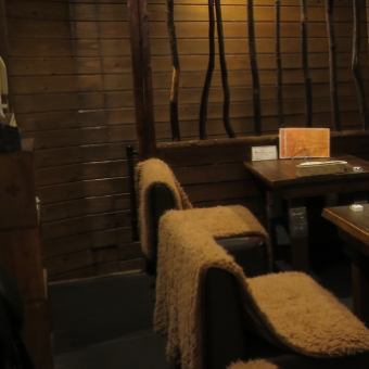 You can enjoy your meal slowly, the inside of the store with a nostalgic atmosphere is private for 15 people OK!